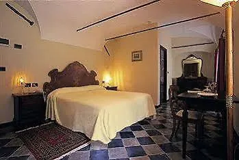 Palazzo Fieschi Szálloda 4*
